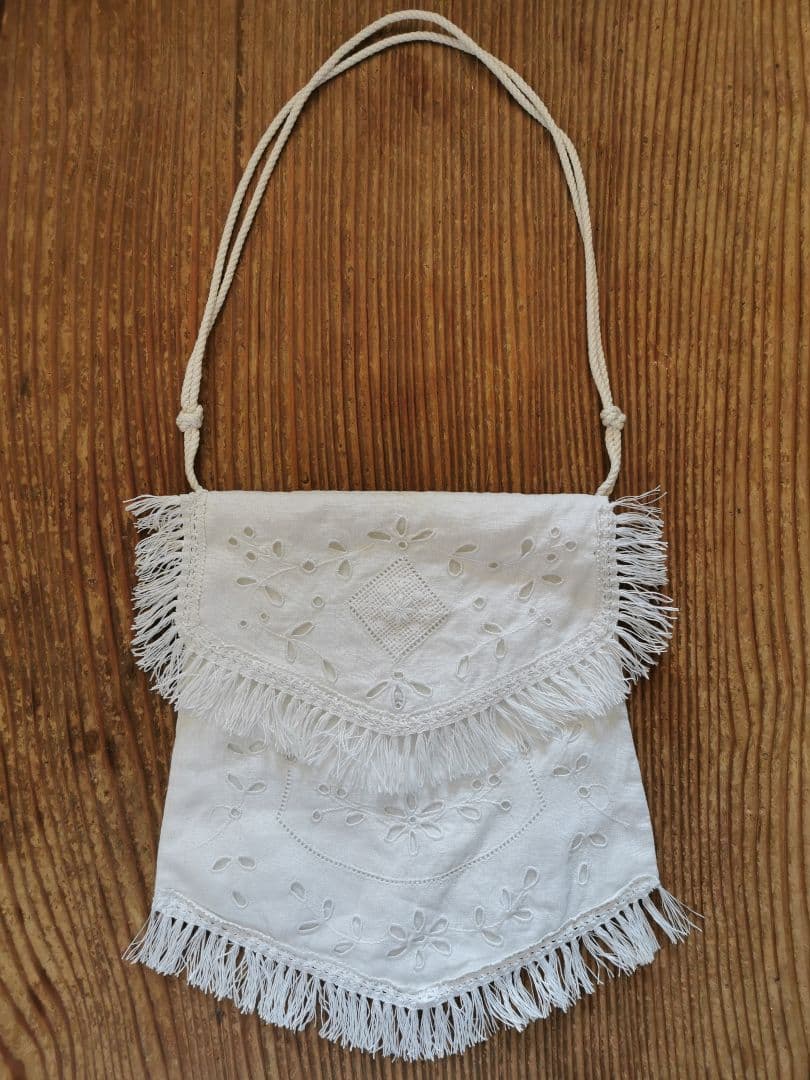 アンティーク 初聖体式 美しいアイレット白糸花刺繍 フリンジ付オモニエールバッグ