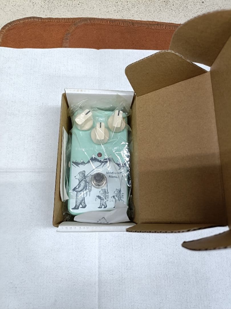 ギター NINE VOLT PEDALS FUZZ