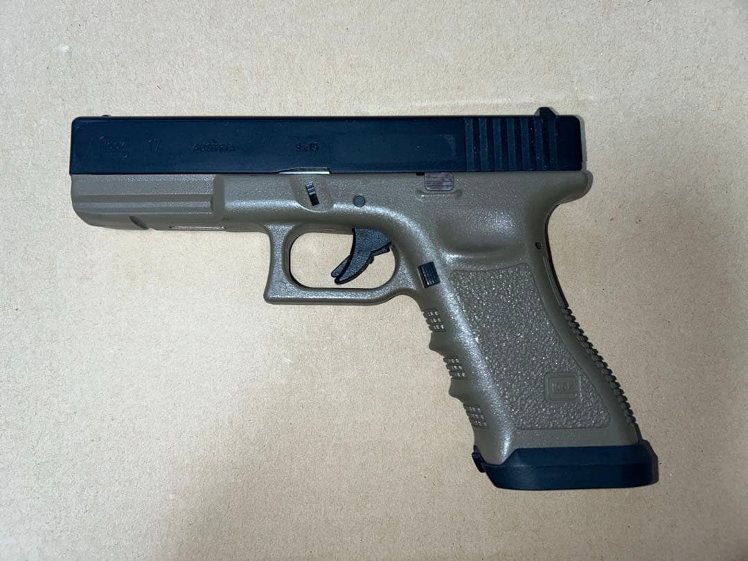ガスガン　東京マルイ　G17カスタム　フラットダークアース　マガジン3本付き