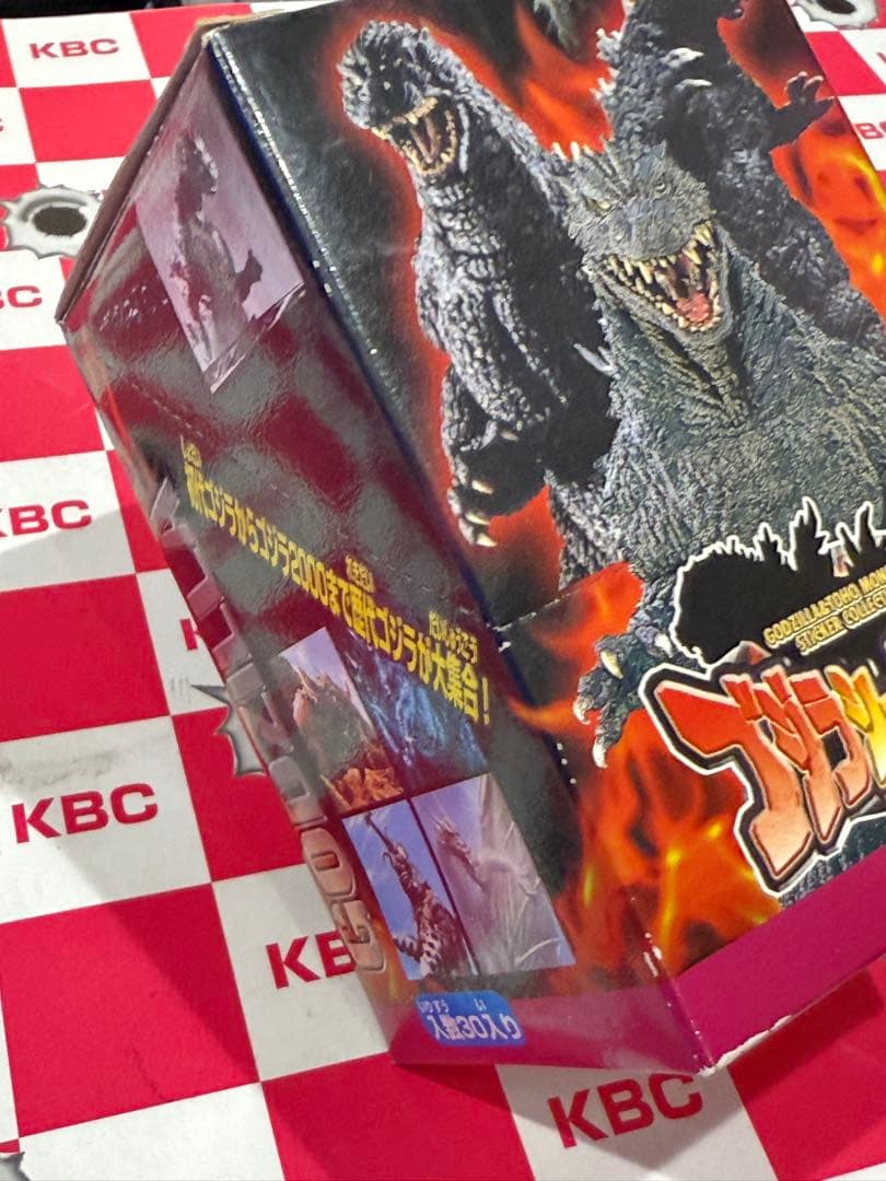 絶版99'ゴジラシール烈伝//歴代ゴジラ大集合1BOX30パック入新品未展示物