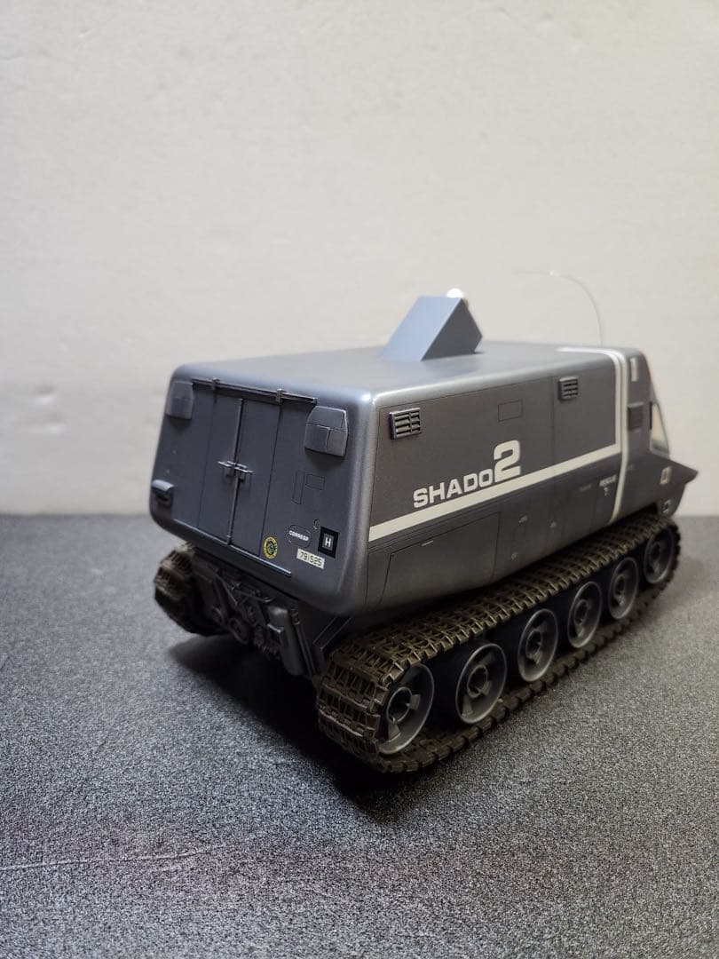 100点満点謎の円盤UFO 有名モデラー渾身の逸品 ハイテク戦車シャドーモービル