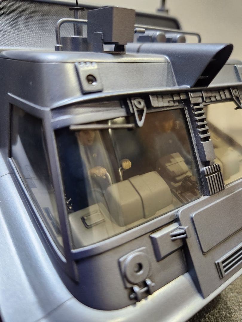 100点満点謎の円盤UFO 有名モデラー渾身の逸品 ハイテク戦車シャドーモービル