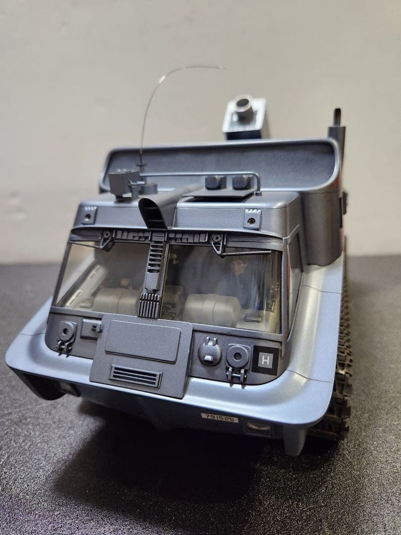 100点満点謎の円盤UFO 有名モデラー渾身の逸品 ハイテク戦車シャドーモービル