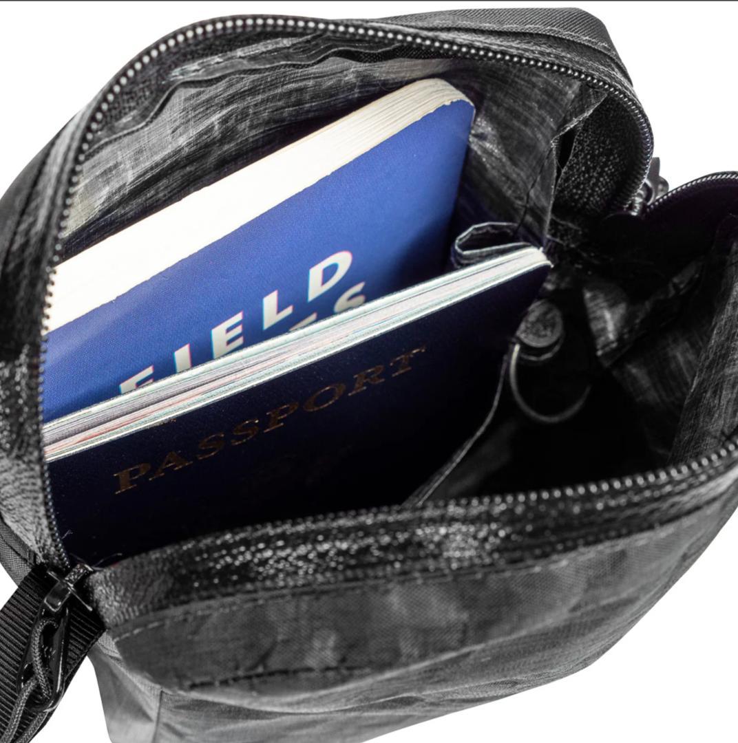 米国製　Zpacks パスポートケース トラベルポーチ