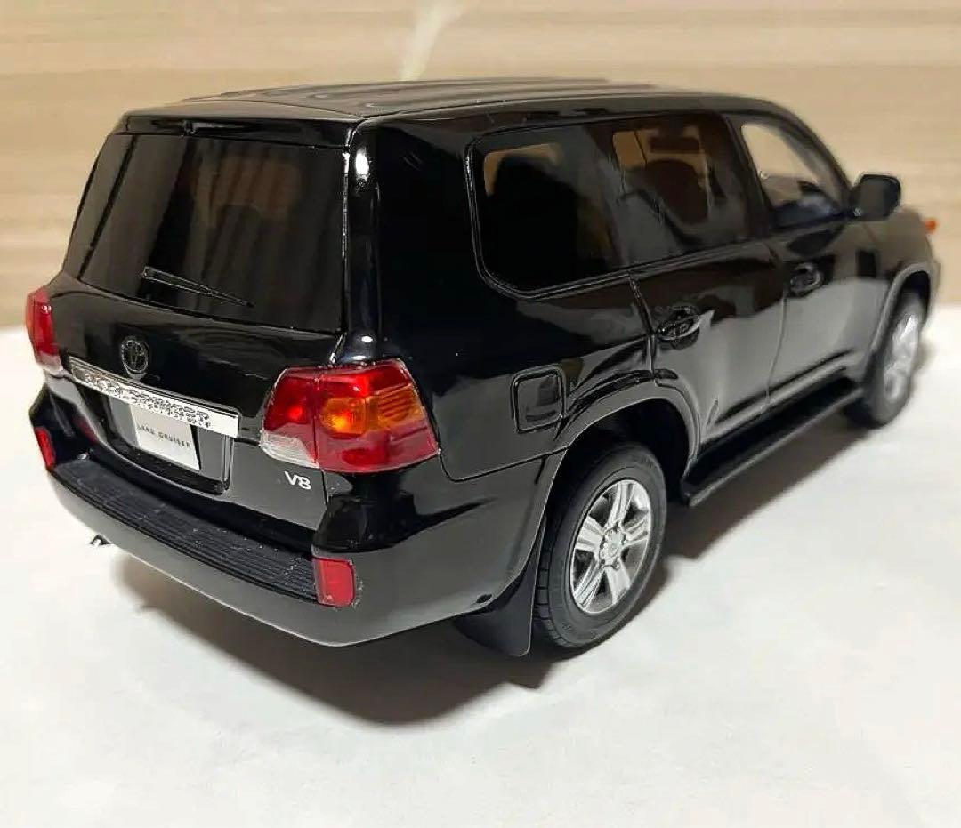 SAMURAI 1/18 TOYOTA ランドクルーザーAX G セレクション