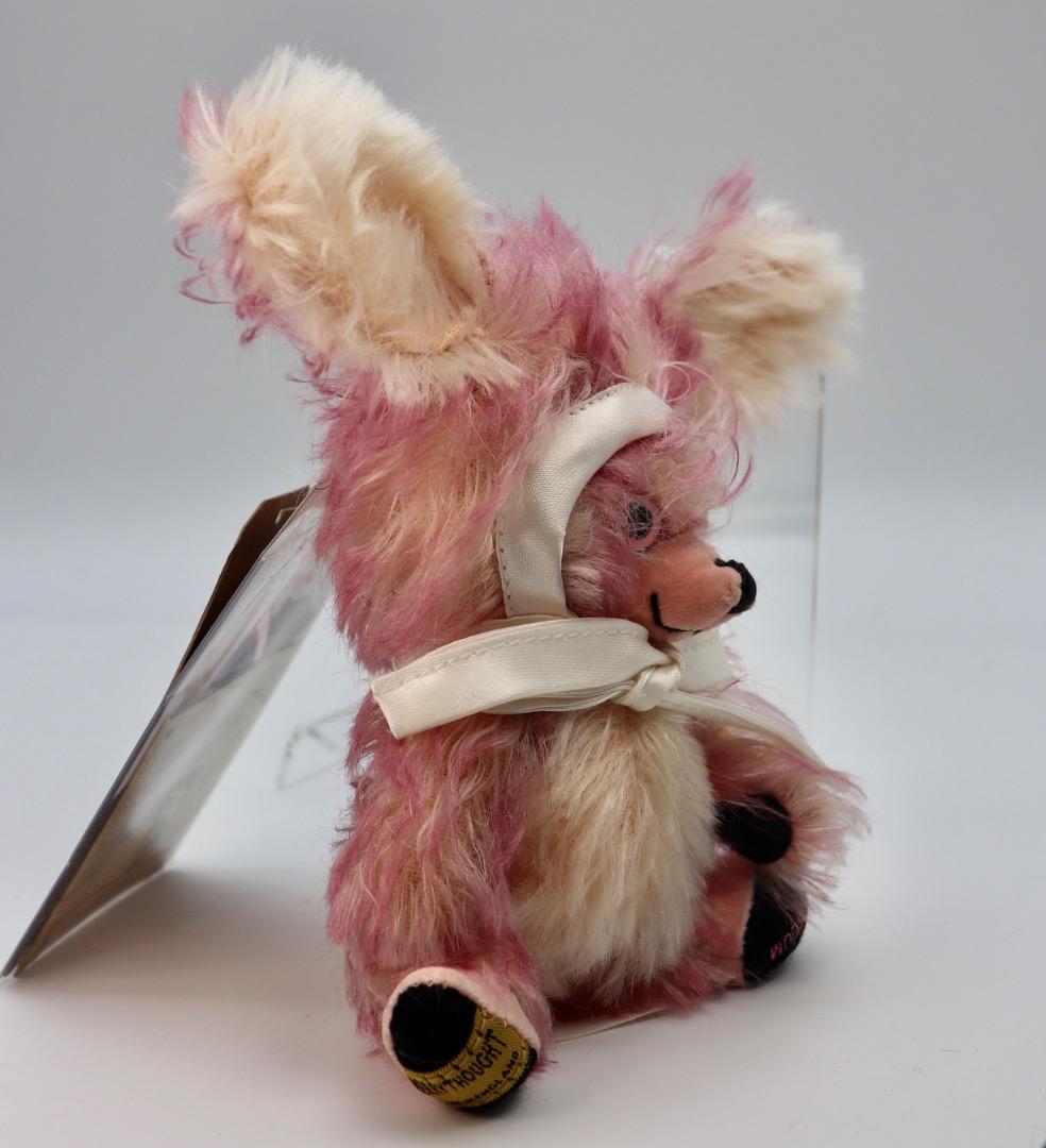 コレクション TOY MUSEUM TIPPED PINK BUNNY PUNKINHEAD