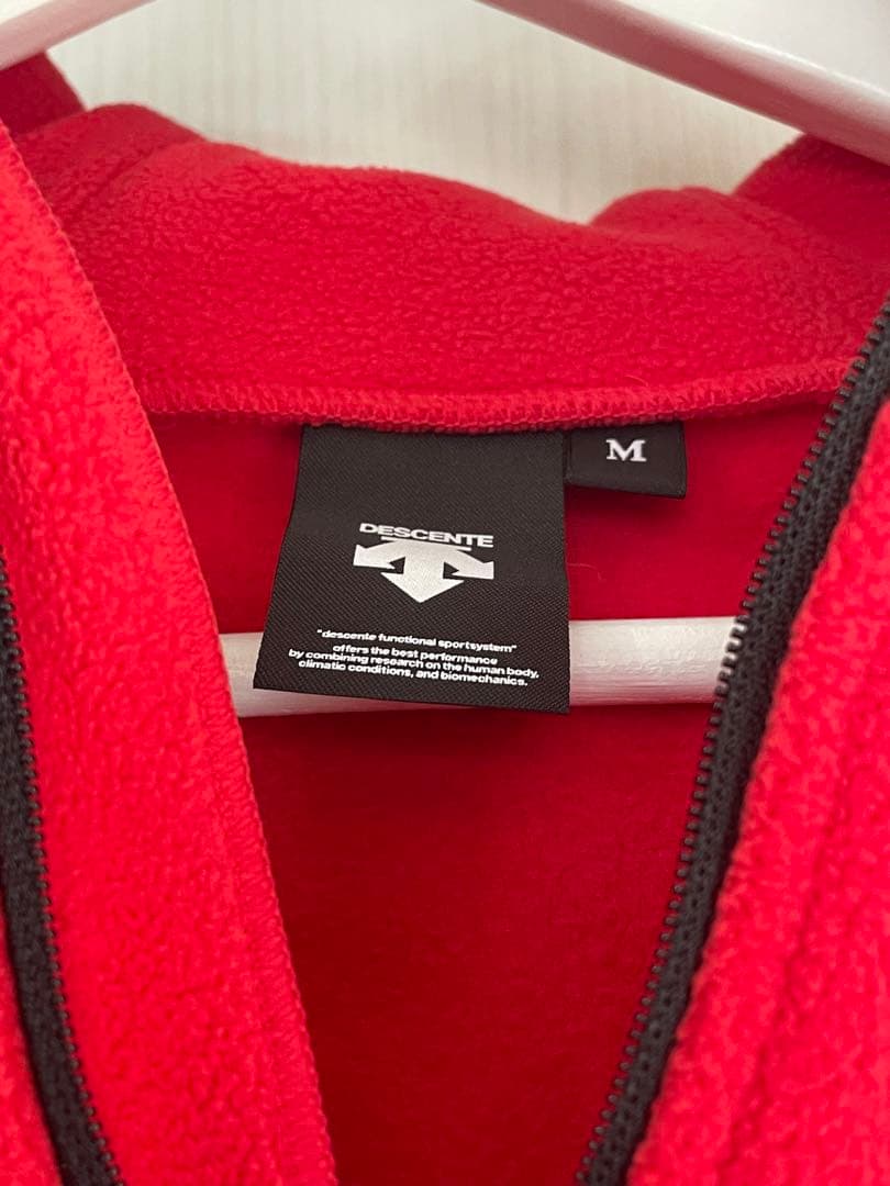 カープ×デサント　フリースパーカー