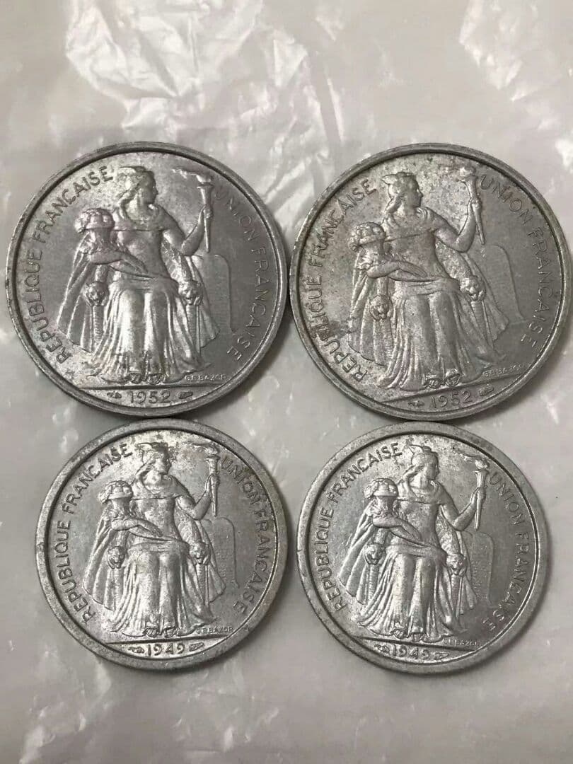 フランス1952年と1949年　２枚ずつ