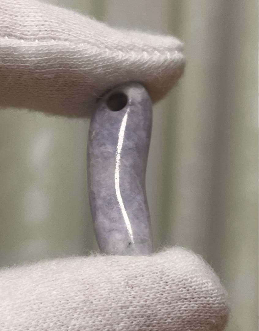 糸魚川翡翠　勾玉　金山谷産　陽春作