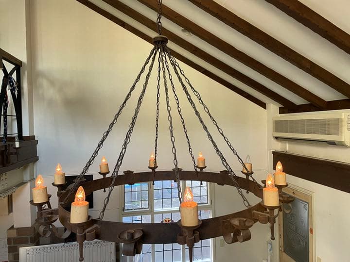 直径116cm アンティークのシャンデリア　イギリス製　特大サイズアイアン