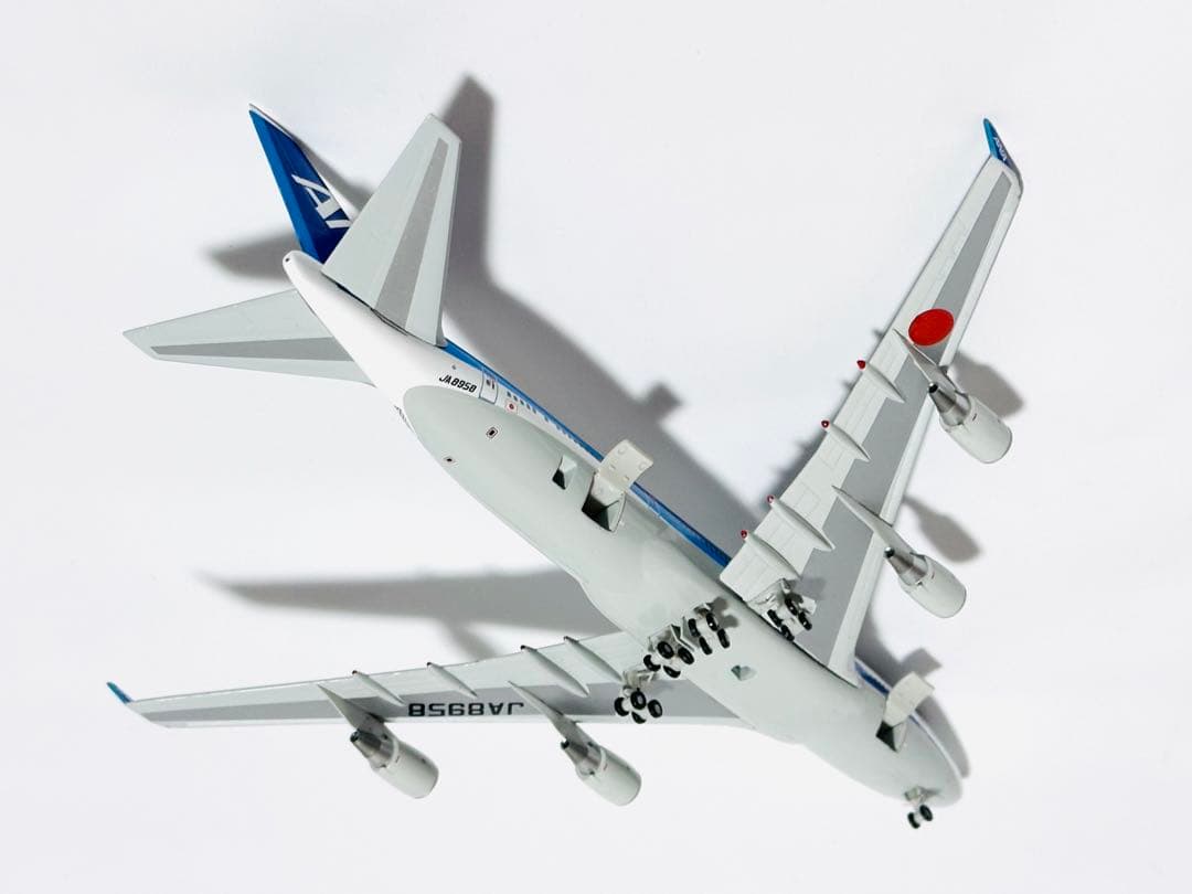 全日空商事 1/400 B747-400 エプロンジオラマNHG40072