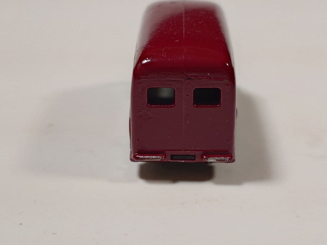 ミニカー MATCHBOX No.69 COMMER 30 CWT VAN Nestles