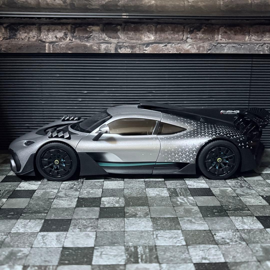 1/18 NZG メルセデス AMG ONE 後期改修 エンジン再現あり