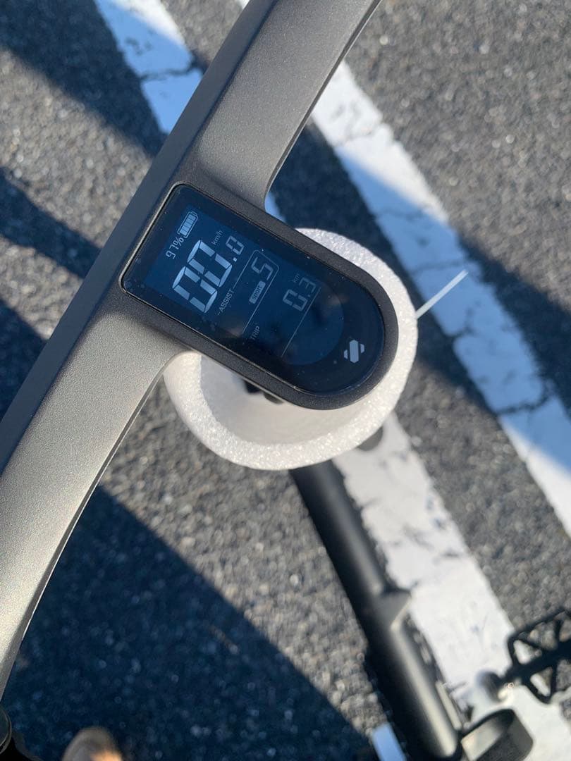 新品HONBIKE 電動アシスト自転車　黒白(カゴ、空気入れ付き)