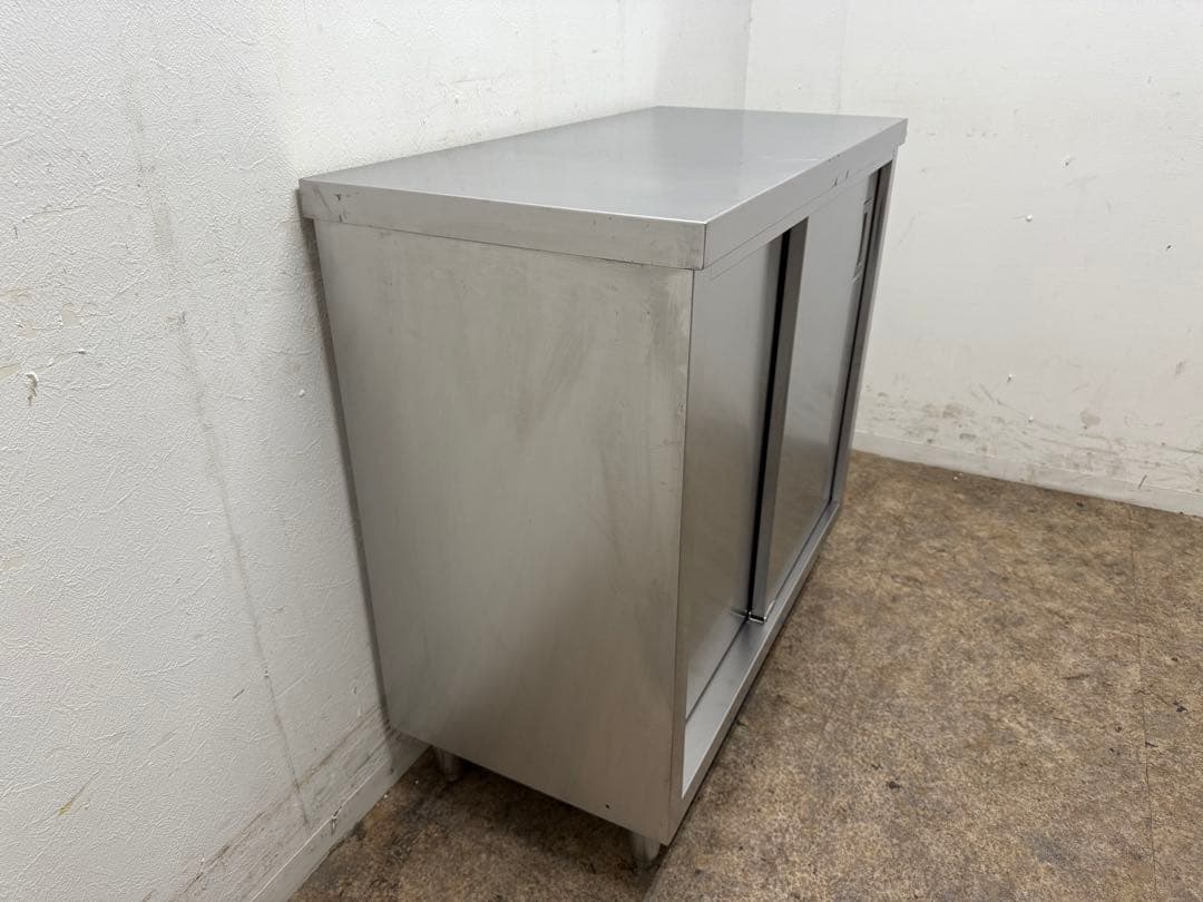 ステンレス　業務用　扉付き作業台　厨房　飲食店　W９００ｘD４５０ｘH８７０ｍｍ