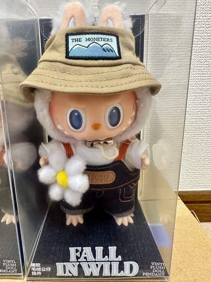 THE MONSTERS FALL IN WILD ぬいぐるみペンダント2セット