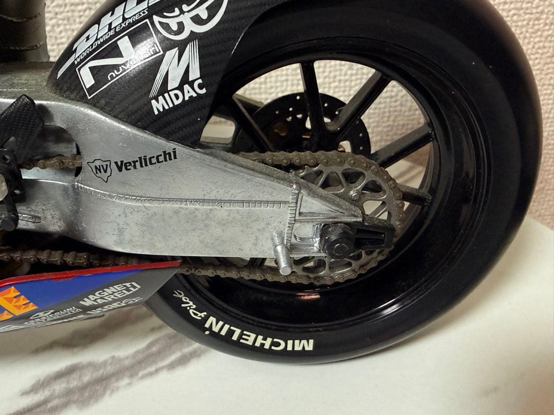 【希少・1/6】ドゥカティ Desmosedici GP3 金属製模型