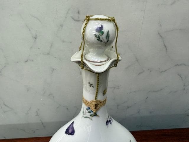 値下げ　サントリー　リチャードジノリ　ウイスキー　陶器ボトル　600ml　未開栓