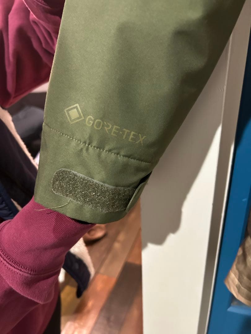 Burton スノーボードウェア 女性用 カーキ/カモフラージュ
