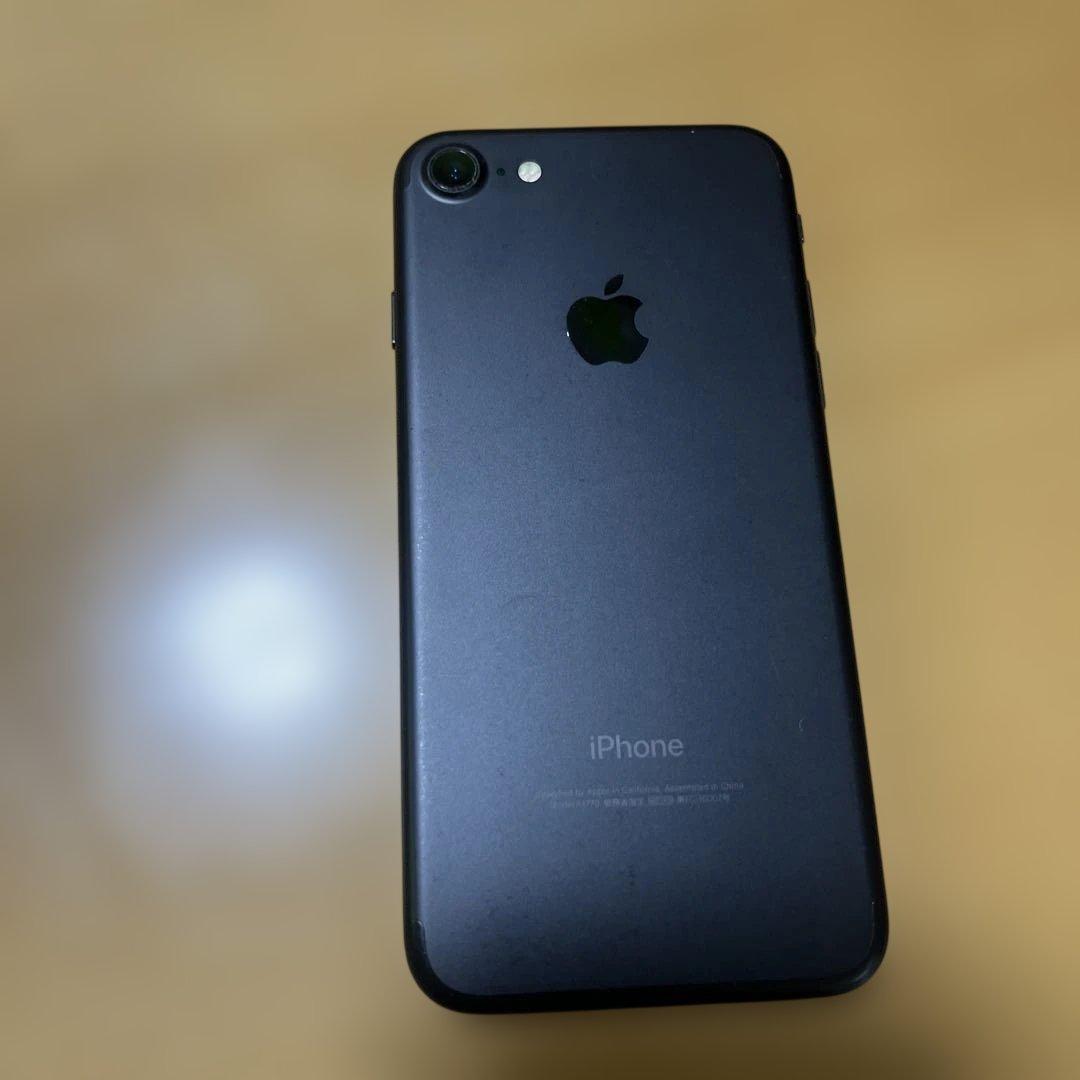 ド*ん様 iPhone SE ブラック