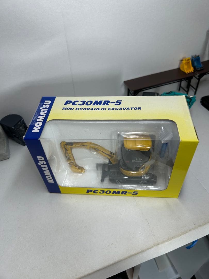 コマツpc30mr
