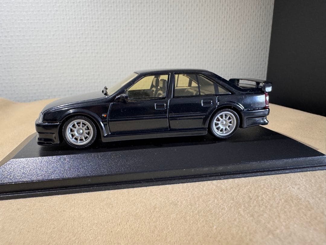 MINICHAMPSOpel Omega Evolution 500黒メタリック