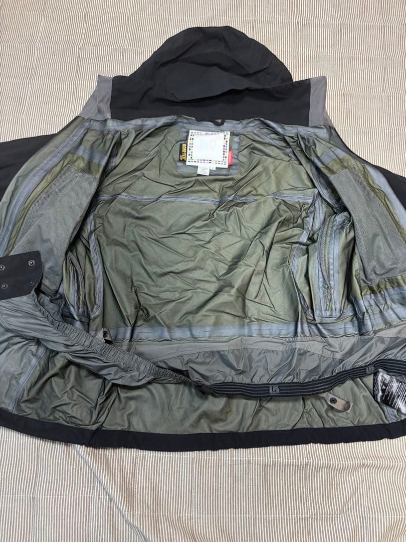 【希少】【美品】バートンak ゴアテックス ジャケットブラック　インナー付き