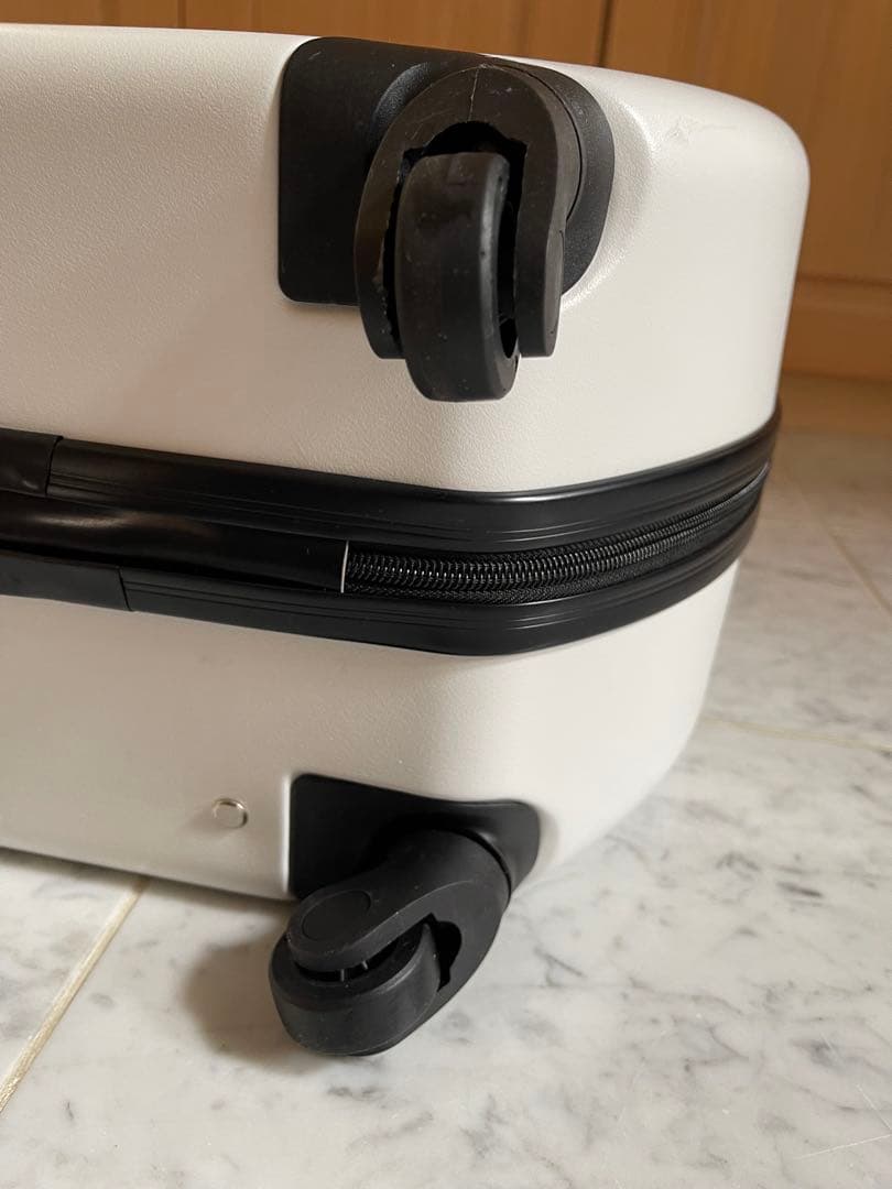 【新品】サンリオキャラクター キャリーケース キティ　クロミ　シナモン　マイメロ