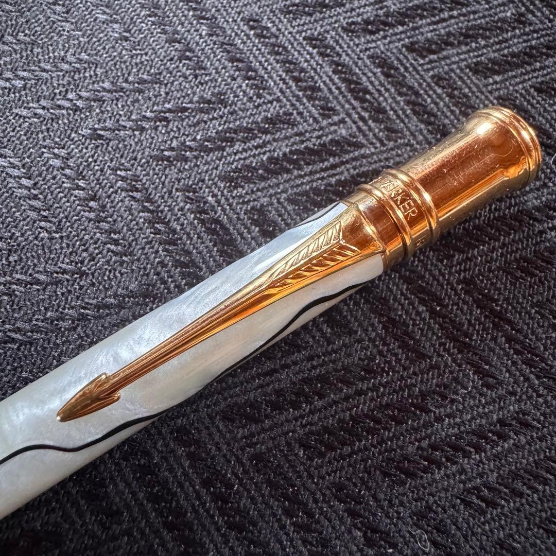 【美品】PARKER パーカー デュオフォールド パール＆ブラック　ボールペン