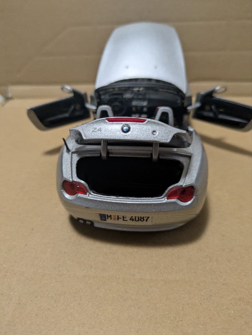  Z4 シルバー　ミニカー　1/24