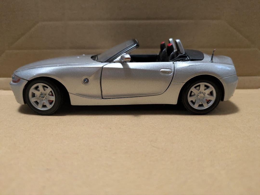  Z4 シルバー　ミニカー　1/24