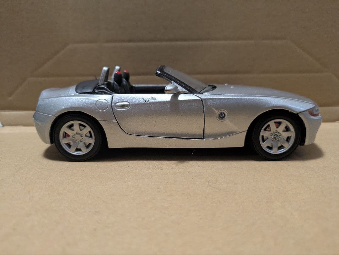  Z4 シルバー　ミニカー　1/24