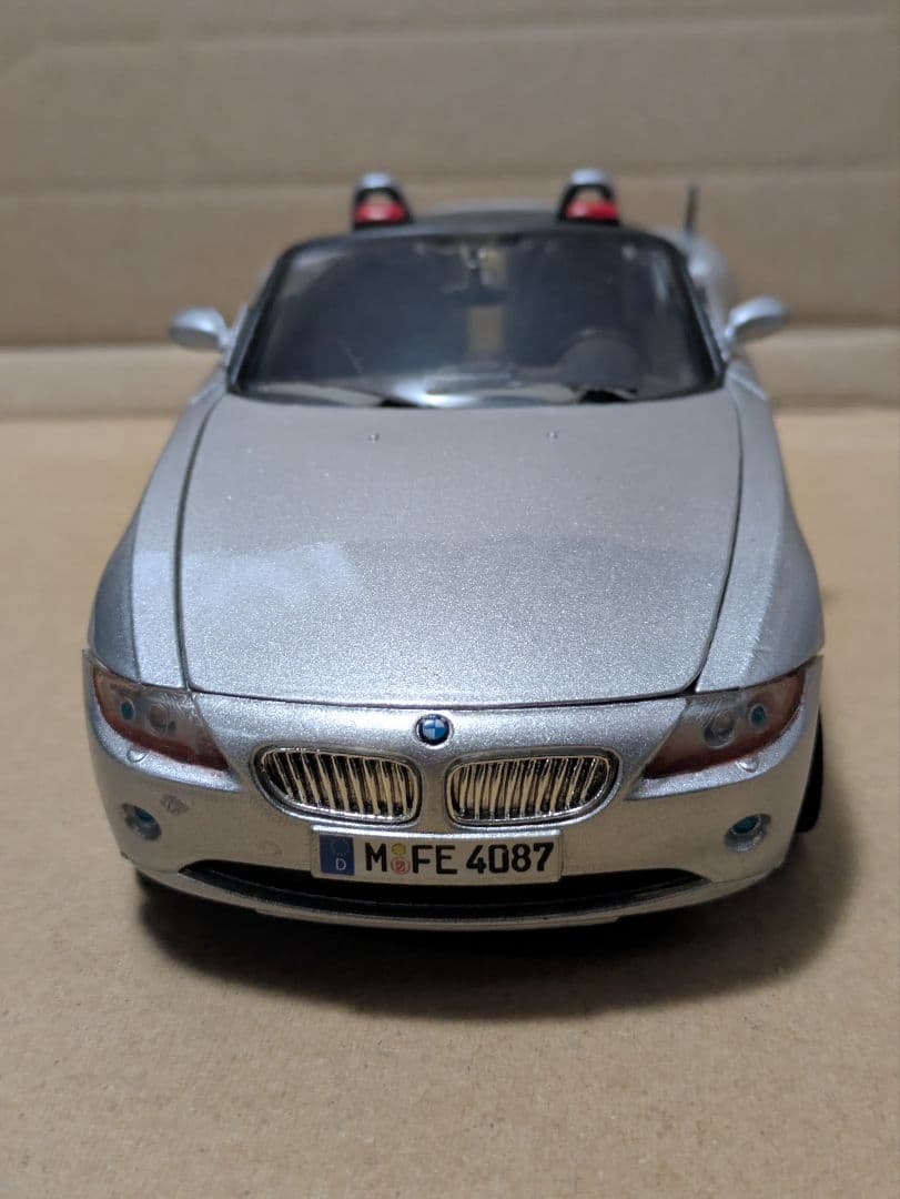  Z4 シルバー　ミニカー　1/24