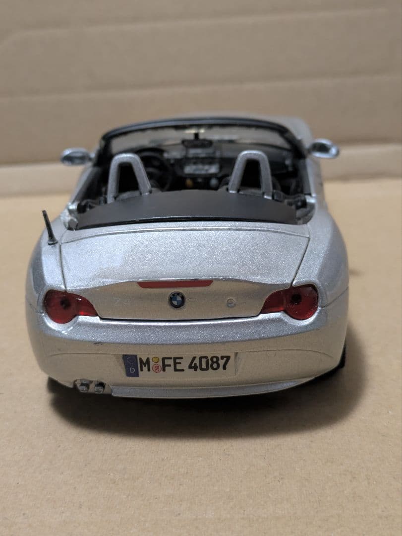  Z4 シルバー　ミニカー　1/24