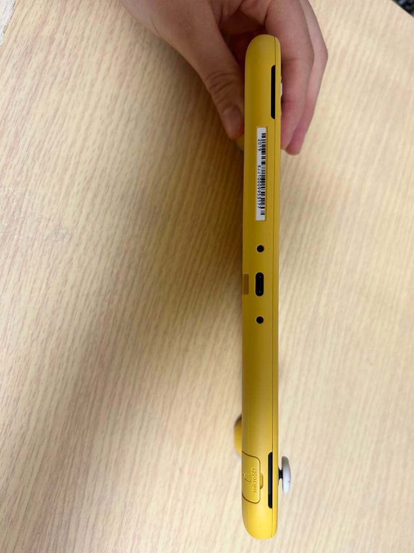 Nintendo Switch Lite イエロー ケース&充電器付き