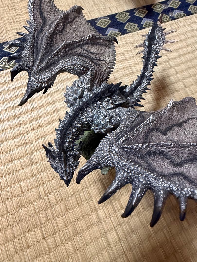 銀火竜リオレウス　クリエイターズモデル　開封済み