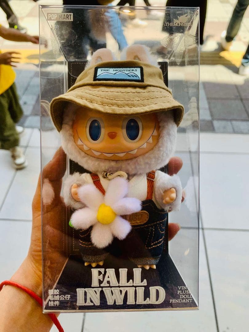 LABUBU THE MONSTERS FALL IN WILD ぬいぐるみ