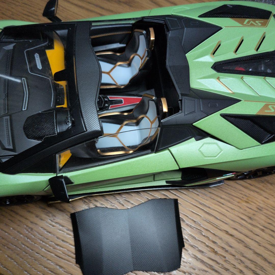 アヴェンタドール ロードスター1:18スケール 　マットグリーン 63