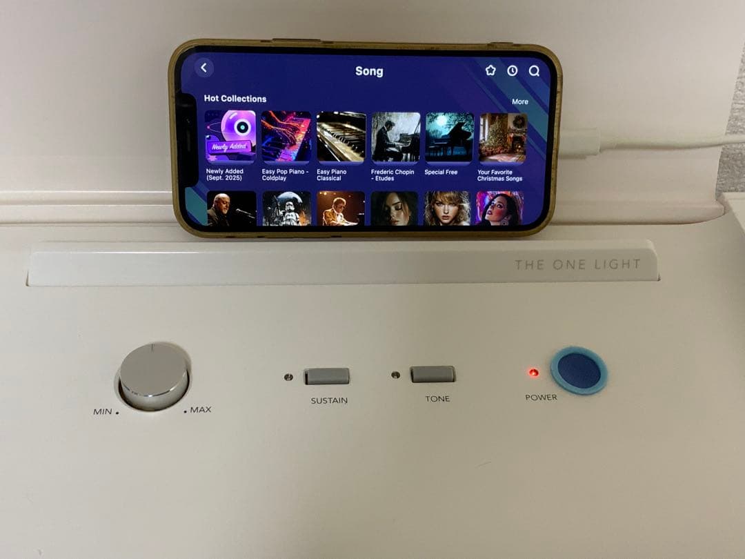 The ONE Smart Piano Light（ホワイト／61鍵）