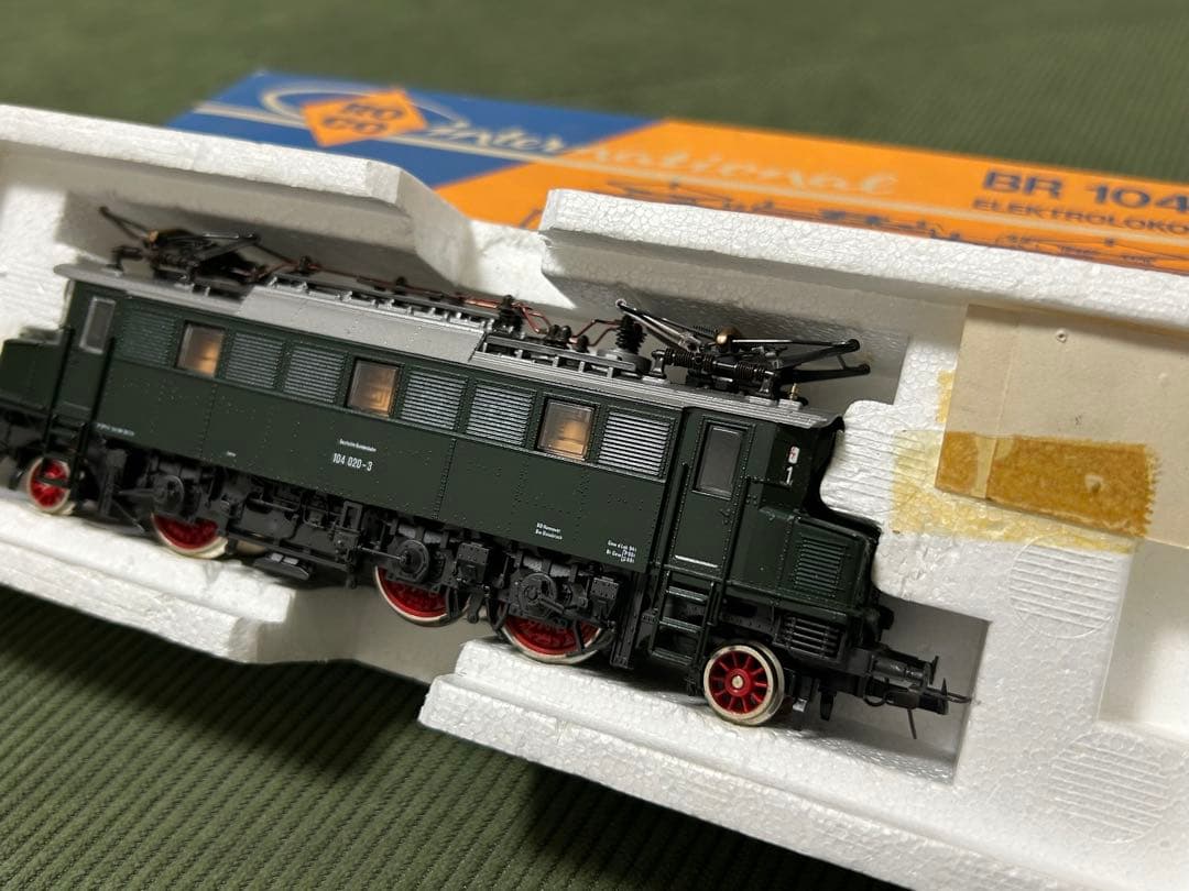 ROCO BR 104 電気機関車 HOゲージ 04144S