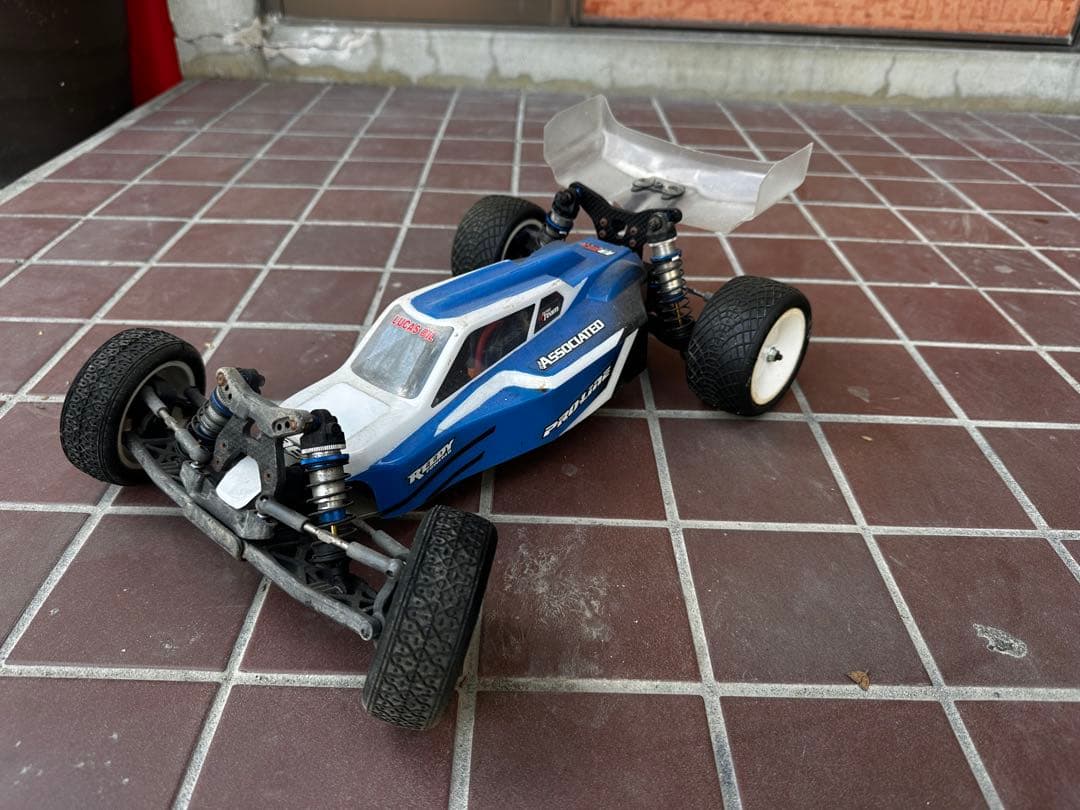 Associated 2WD ホビーラジコンカー キット