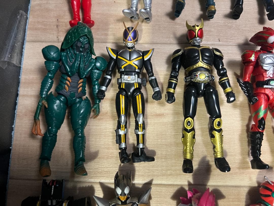 ゆ*く様 バンダイ )装動 SO-DO / 仮面ライダー 約100体 まとめ売り