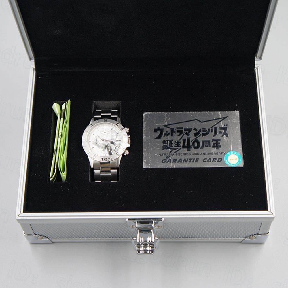 【中古】　腕時計　ウルトラマンシリーズ誕生40周年　元箱付き