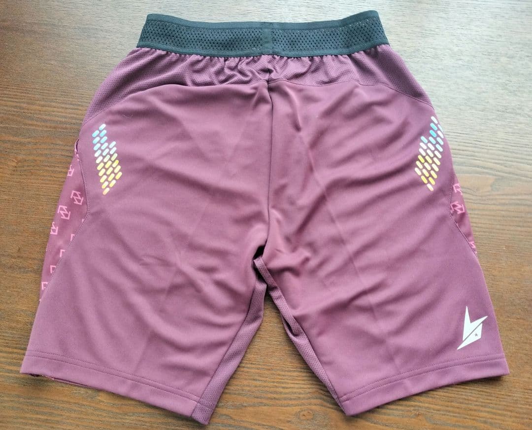 ヨネックス バドミントンハーフパンツ ワインレッド（リンダンモデル）新品未使用