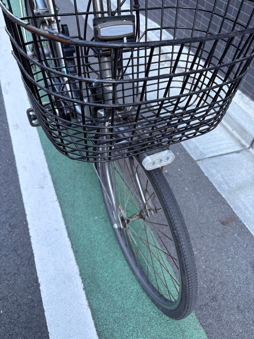 ブリヂストン　電動アシスト自転車 シティタイプ シルバー
