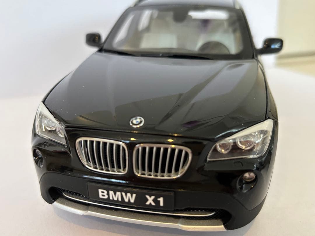  X1 xDrive 28i E84 ミニカー京商 1/18 Kyosho