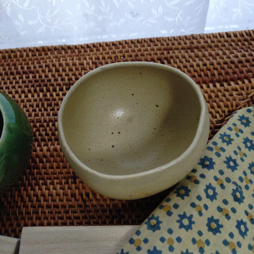 Babaghuri 湯呑み　器とおつつみ