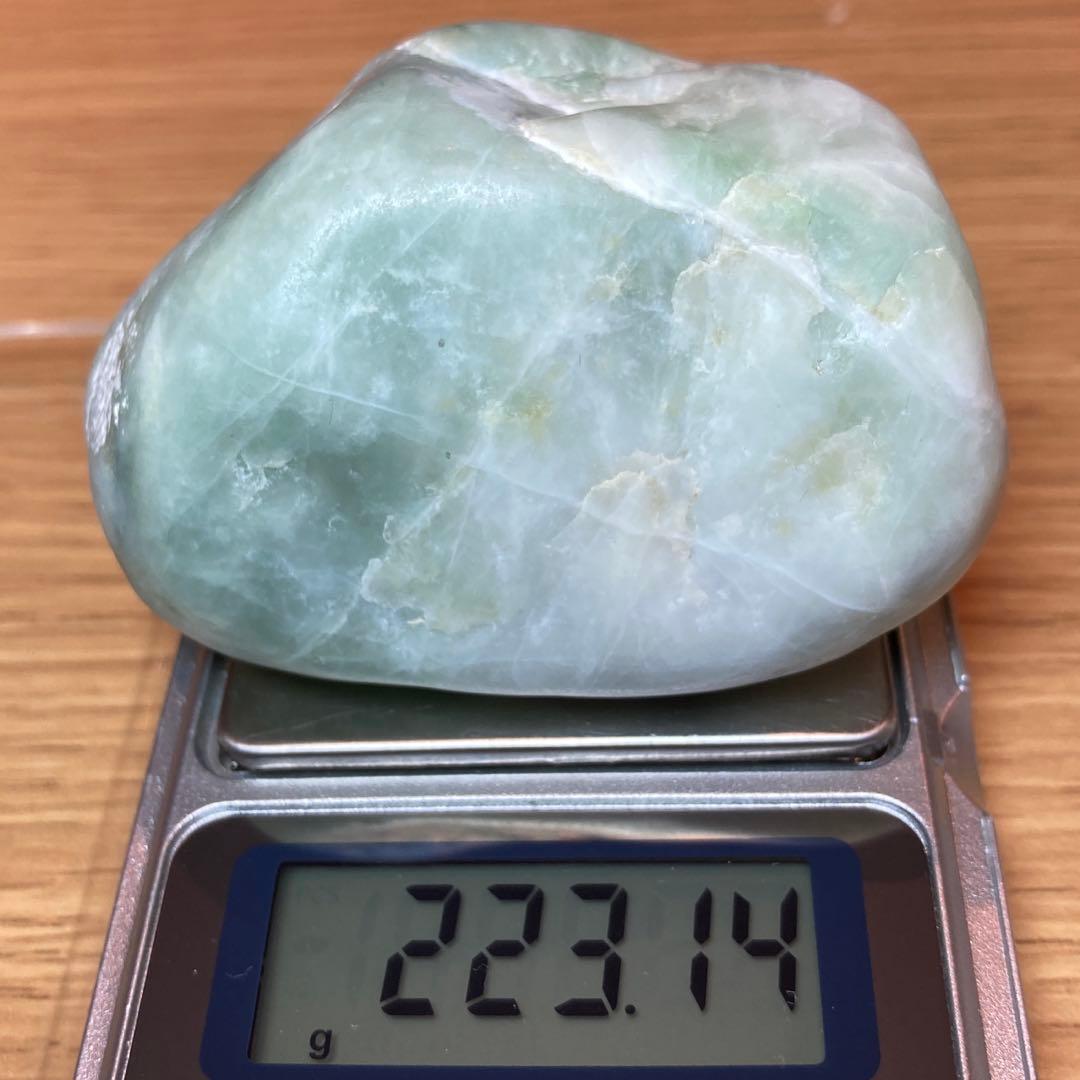 三　【家宝級】糸魚川翡翠　ロウカン質 翡翠　翡翠輝石　原石　223.1ｇ
