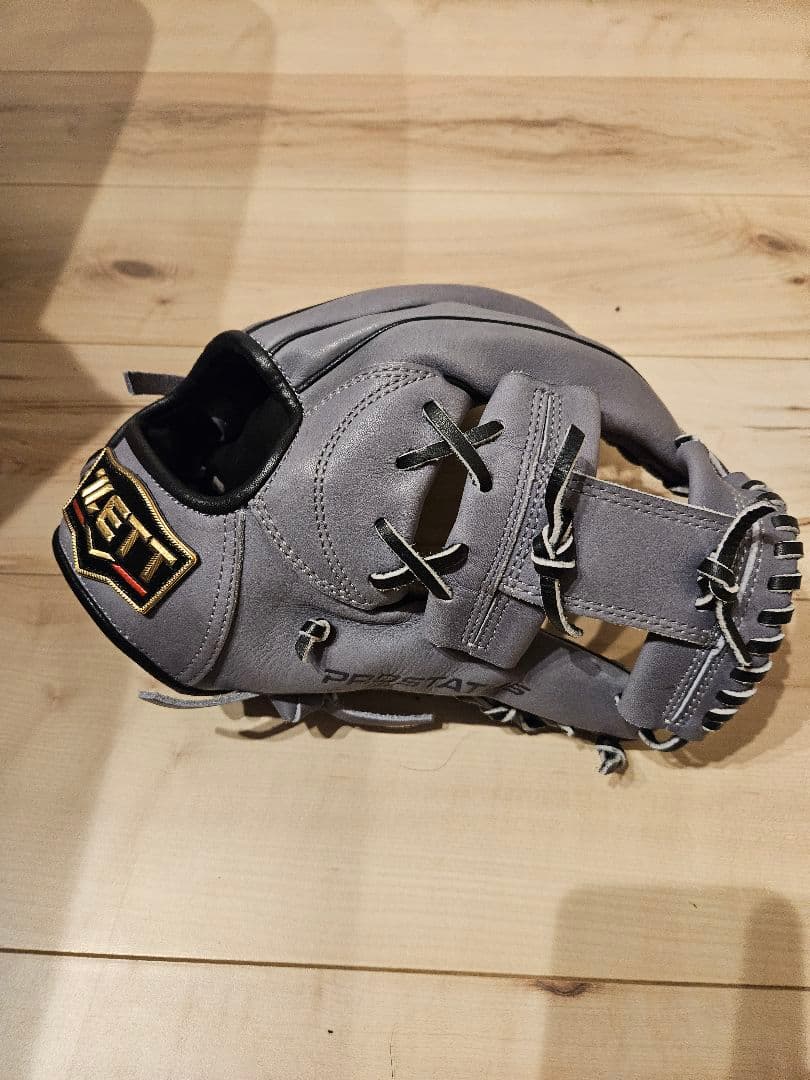 ゼット　プロステイタス　 軟式　内野手　 グローブ グレー　サイズ4