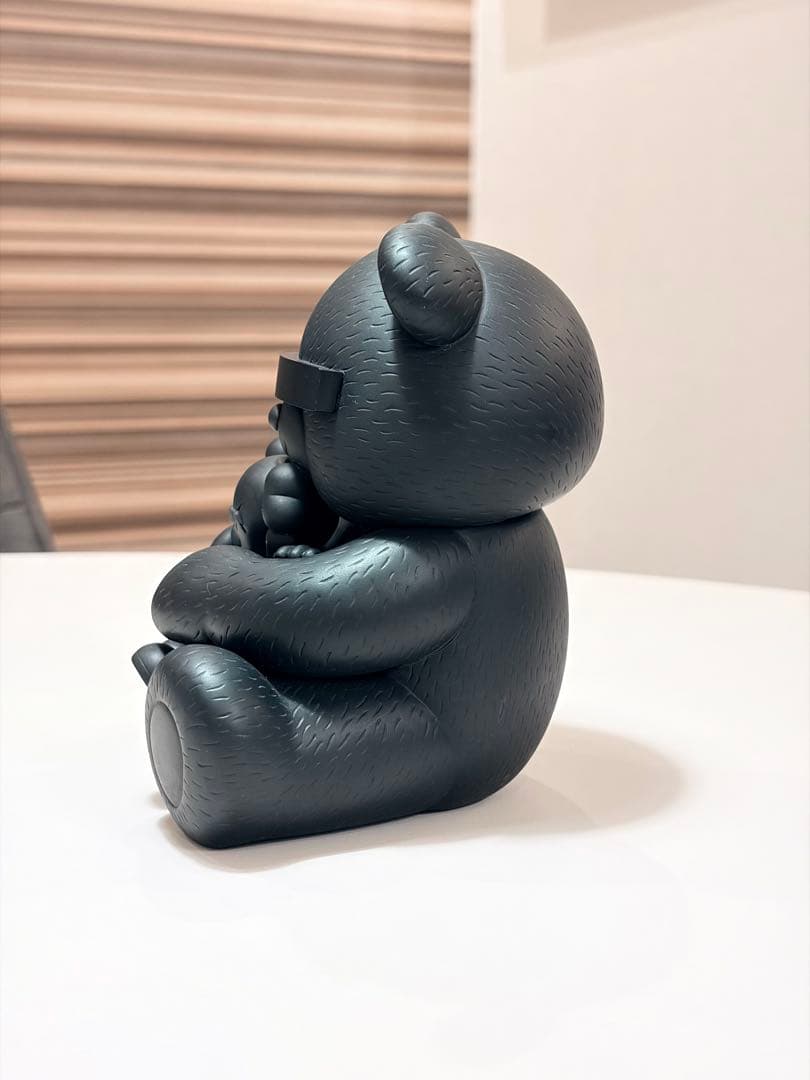 KAWS OriginalFake UNDERCOVER カウズ ベア 黒